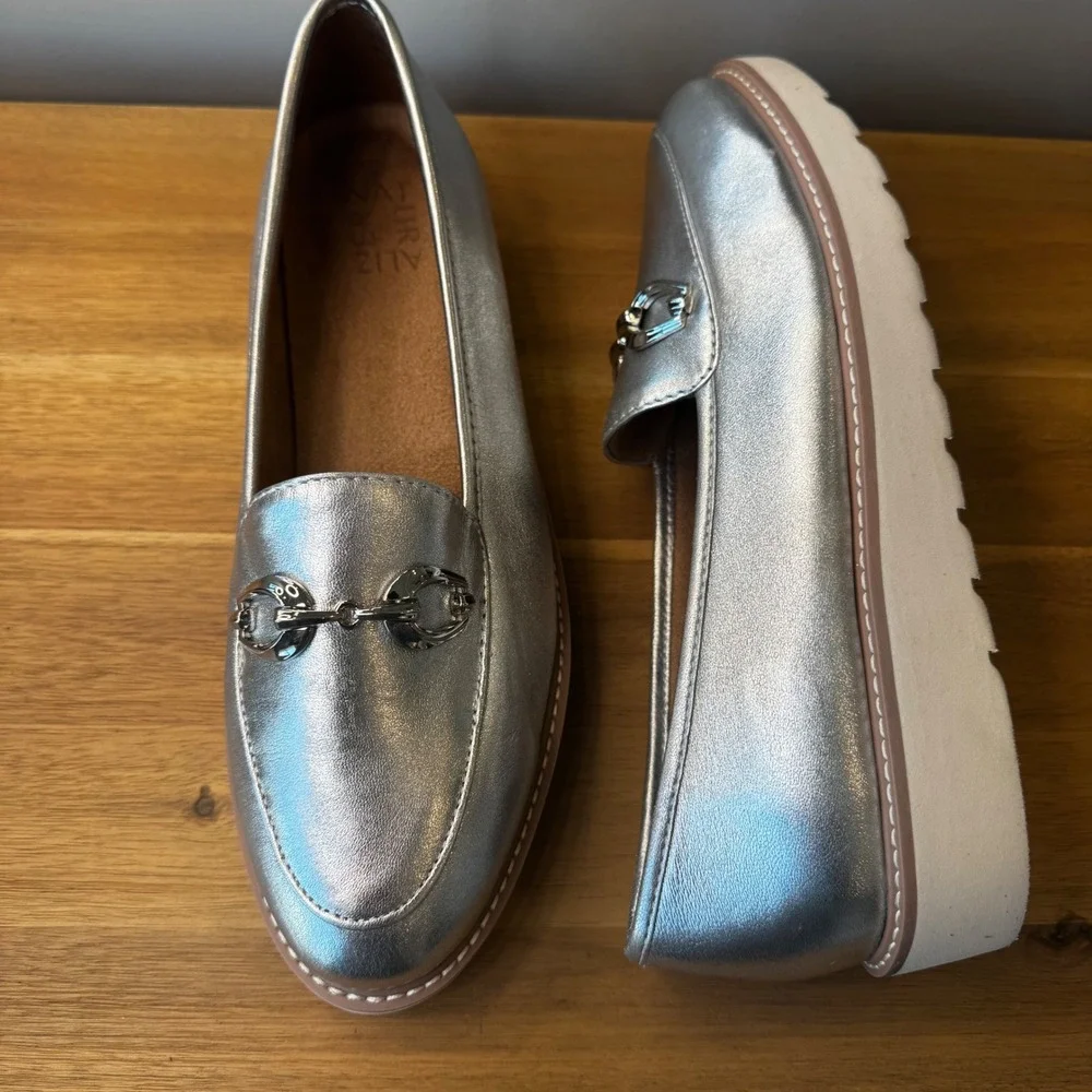 Naturalizer Adiline-Bit Women 9.5 M Metallic Silver Leather Platform Loafers